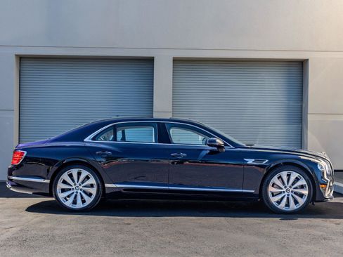 New 2026 Bentley Flying Spur V8 AWD/4WD image 6