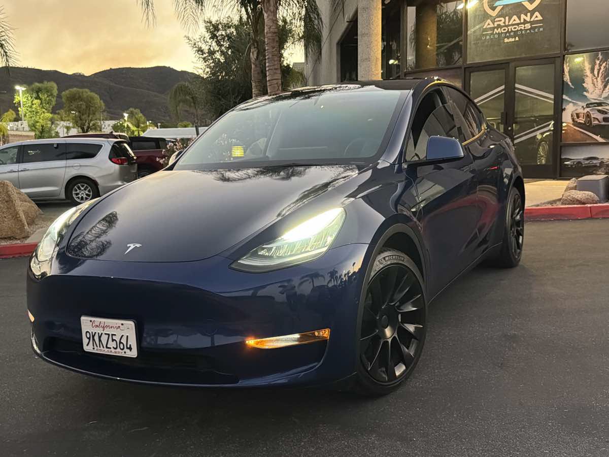 Used 2021 Tesla Model Y Long Range AWD/4WD image 2