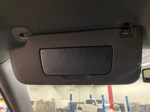 Used 2021 Chevrolet Suburban LT image 38