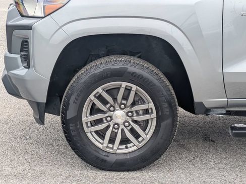 Used 2024 Chevrolet Colorado LT w/ LT Convenience Package RWD image 11
