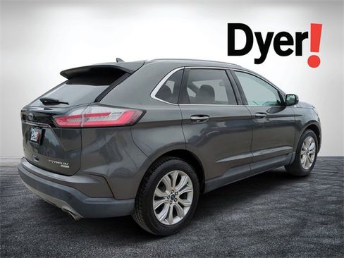 Used 2019 Ford Edge Titanium image 3