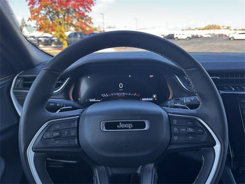 Certified 2024 Jeep Grand Cherokee L Laredo image 25