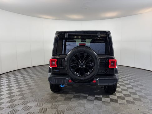 Used 2024 Jeep Wrangler Unlimited Sahara AWD/4WD image 9