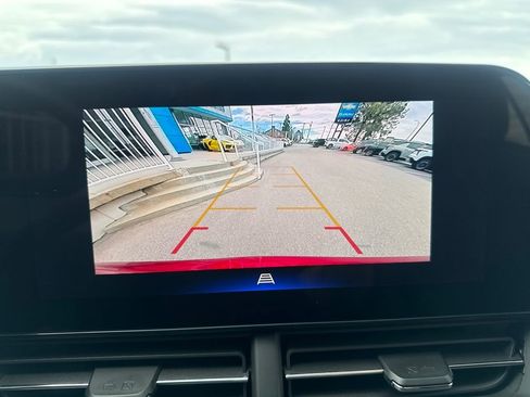 Used 2024 Chevrolet Trax RS w/ Sunroof Package image 20