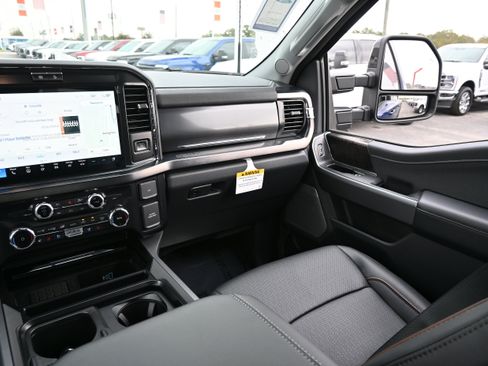 New 2026 Ford F250 Lariat w/ Black Appearance Package image 32