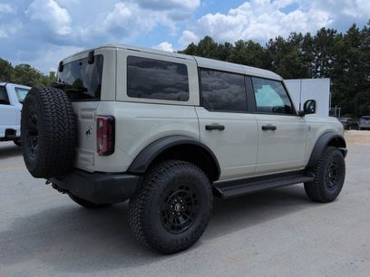 New 2026 Ford Bronco Outer Banks w/ Sasquatch Package