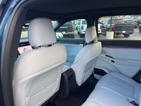 Used 2025 Jeep Wagoneer S Limited image 20