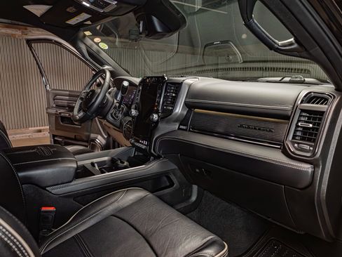 Used 2024 RAM 2500 Limited AWD/4WD image 14