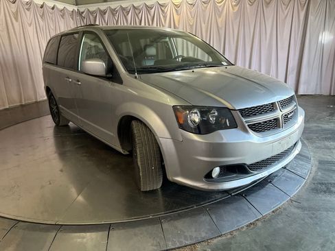 Used 2018 Dodge Grand Caravan GT FWD image 3