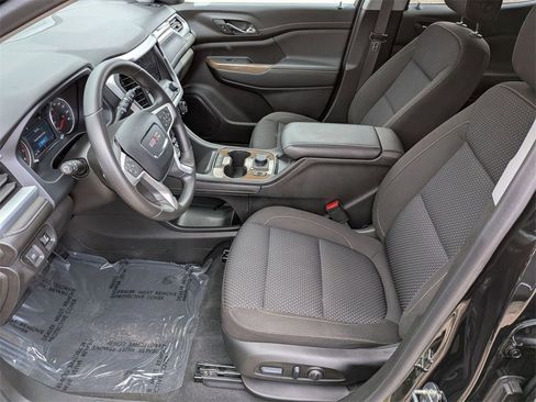 Used 2023 GMC Acadia SLE w/ Driver Convenience Package image 12