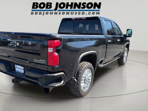 Used 2022 Chevrolet Silverado 2500 High Country w/ Z71 Off-Road Package AWD/4WD image 2
