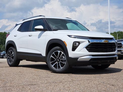 New 2026 Chevrolet TrailBlazer LT w/ Convenience Package AWD/4WD image 2
