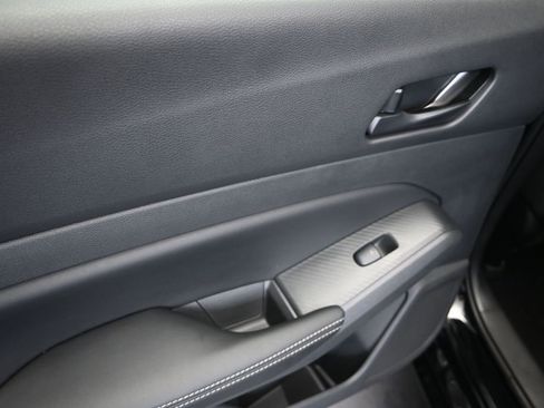 Used 2025 Nissan Altima 2.5 SV FWD image 15