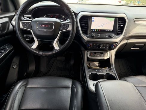 Used 2023 GMC Acadia SLT image 16