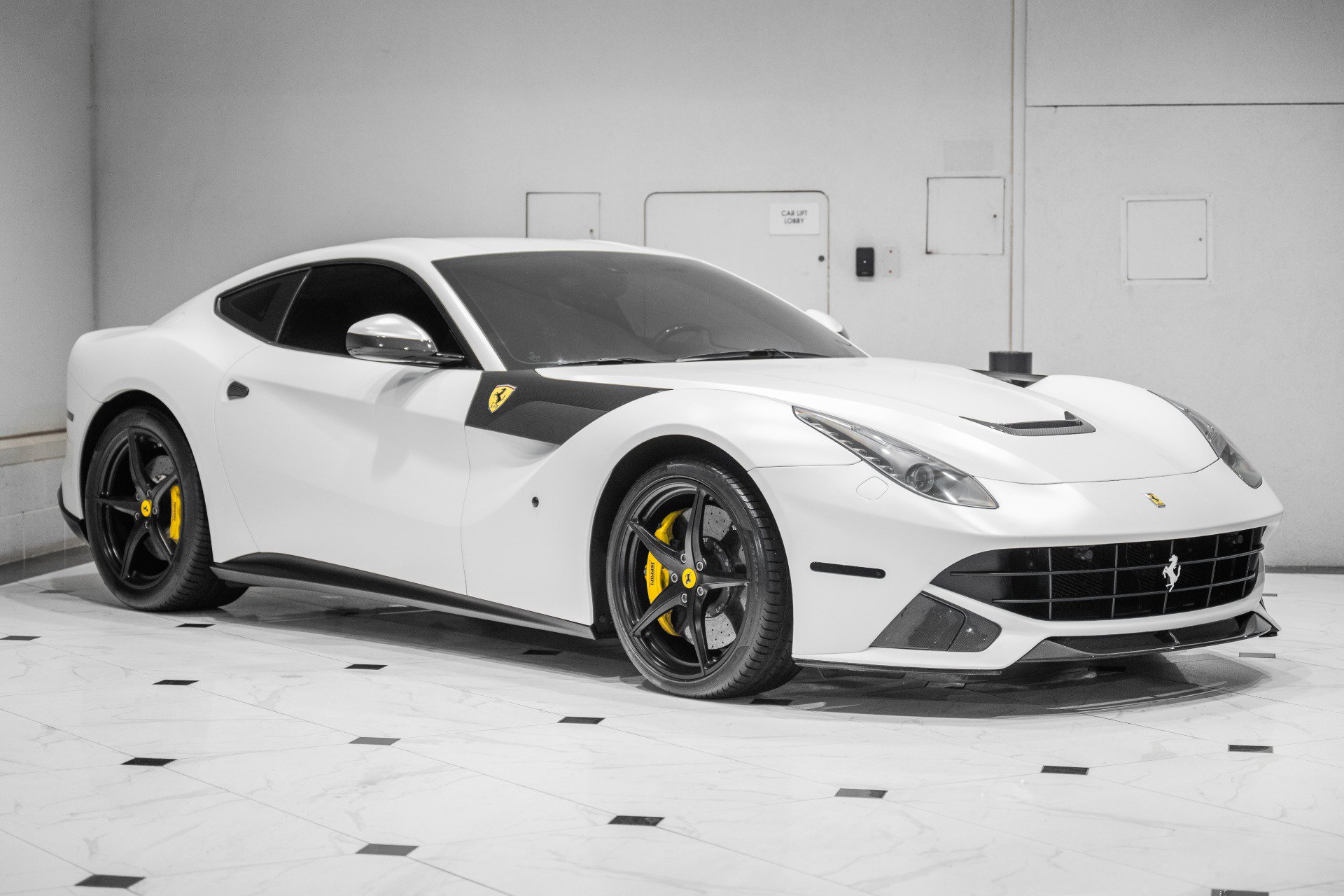 Used 2017 Ferrari F12 Berlinetta RWD image 3