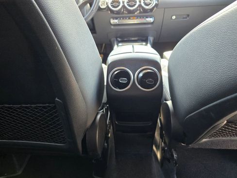 Used 2025 Mercedes-Benz GLA 250 image 30