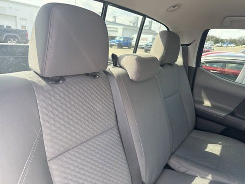 Used 2022 Toyota Tacoma SR5 w/ Technology Package image 10