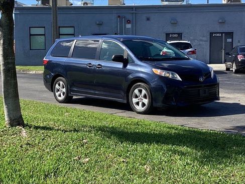 Used 2019 Toyota Sienna L image 13