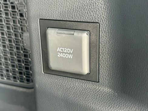 Used 2025 Toyota 4Runner 4WD image 15