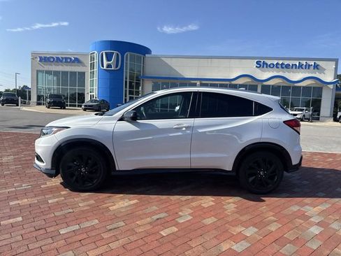Used 2022 Honda HR-V Sport image 11