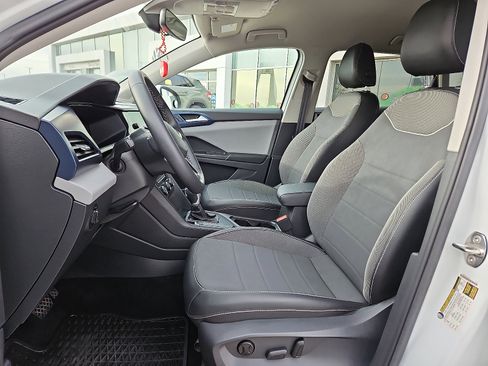 Certified 2023 Volkswagen Taos SE w/ Black Wheel Package image 10