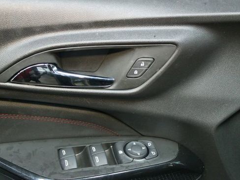 Used 2025 Chevrolet Trax RS w/ Sunroof Package image 15