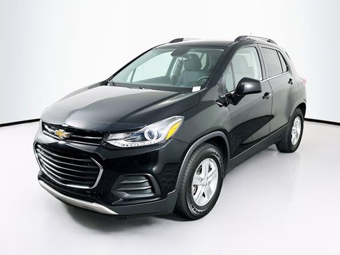 Used 2017 Chevrolet Trax LT image 3