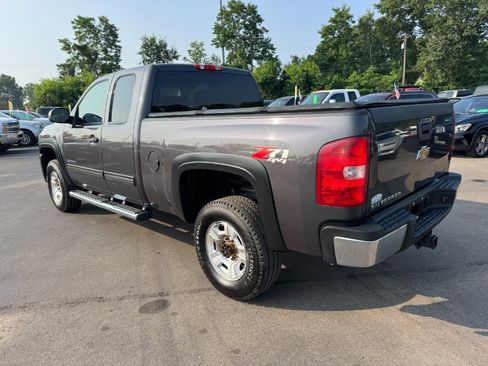 Used 2010 Chevrolet Silverado 2500 LT AWD/4WD image 3