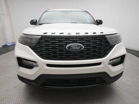 Used 2022 Ford Explorer ST-Line AWD/4WD image 11