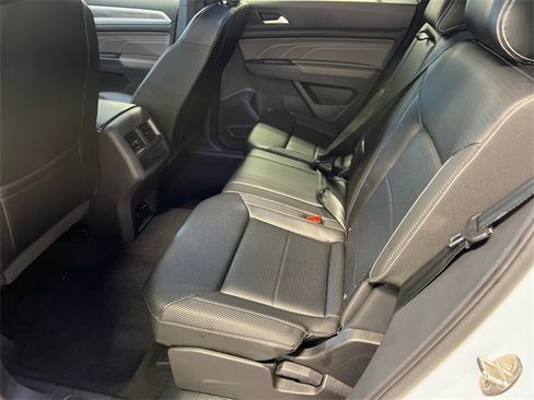 Certified 2023 Volkswagen Atlas Cross Sport SE image 17