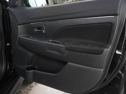 Used 2020 Mitsubishi Outlander Sport ES AWD/4WD image 9