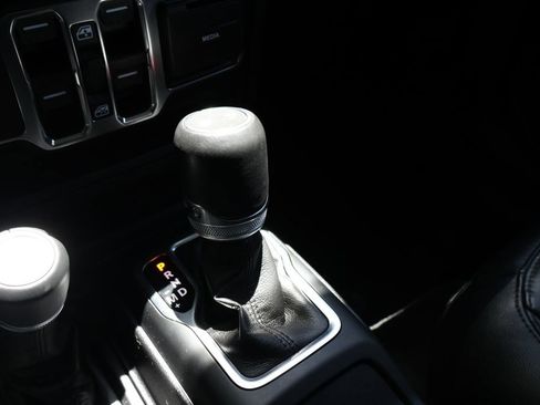 Used 2021 Jeep Wrangler Unlimited Sahara AWD/4WD image 22