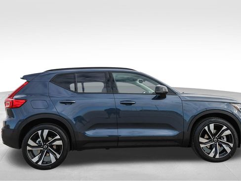 New 2026 Volvo XC40 B5 Ultra w/ Climate Package AWD/4WD image 4
