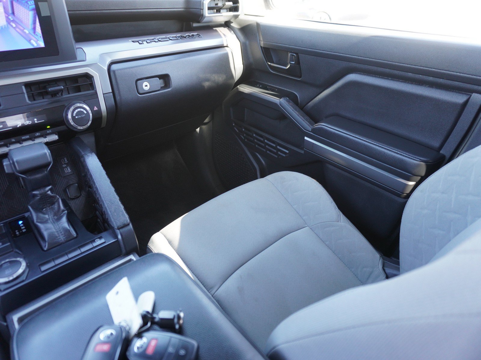 Used 2024 Toyota Tacoma SR5 RWD image 15