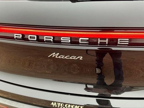 Used 2022 Porsche Macan PREMIUM PACKAGE PLUS 2.0T (AWD image 24