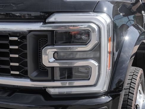 Used 2025 Ford F450 Platinum image 10