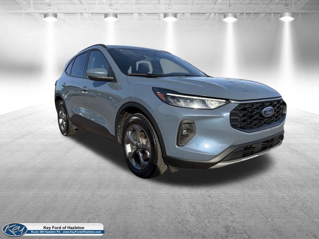 Used 2025 Ford Escape ST-Line Select AWD/4WD image 1