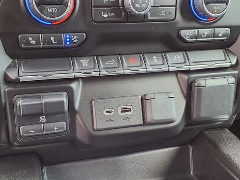 Used 2023 Chevrolet Silverado 2500 LTZ w/ LTZ Convenience Package image 19