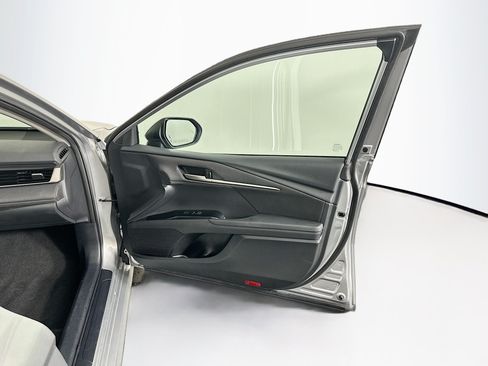 Used 2025 Toyota Camry LE FWD image 30