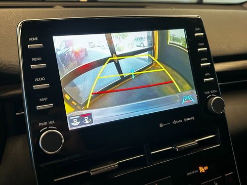 Used 2019 Toyota Avalon XLE w/ Moonroof Package image 13