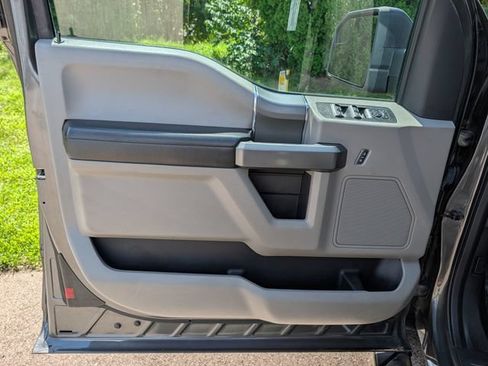Used 2018 Ford F150 XLT w/ Equipment Group 302A Luxury AWD/4WD image 33