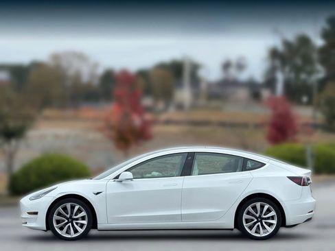 Used 2020 Tesla Model 3 Standard Range Plus image 8