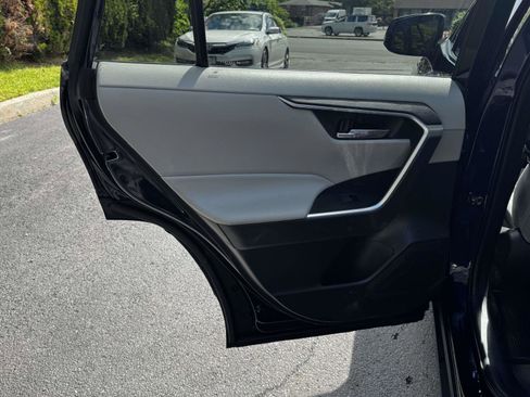 Certified 2022 Toyota RAV4 XLE AWD/4WD image 12