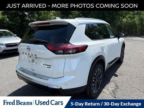 Certified 2024 Nissan Rogue Platinum w/ Platinum Premium Package AWD/4WD image 9