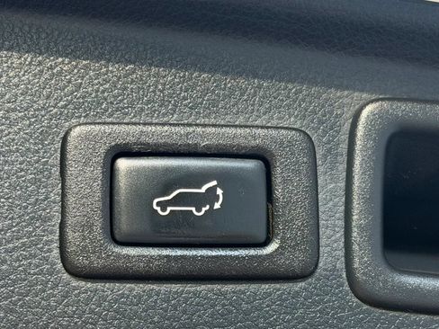 Used 2018 Subaru Forester 2.5i Touring w/ Popular Package #3B AWD/4WD image 17