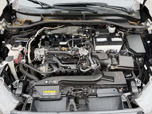 Used 2022 Toyota Corolla Cross LE image 21