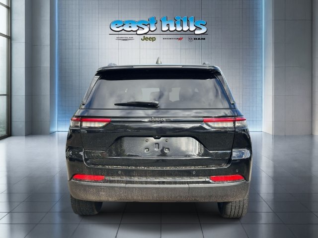 Certified 2023 Jeep Grand Cherokee Altitude AWD/4WD image 4
