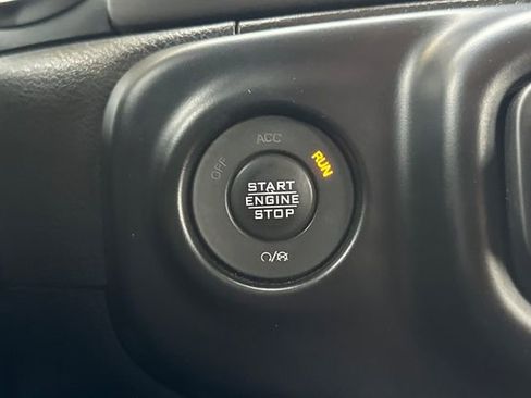 Certified 2022 Jeep Gladiator Sport image 21