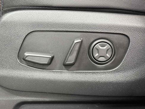 Used 2023 Kia Carnival SX Prestige image 30