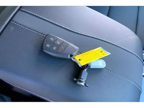 Used 2026 Chevrolet Traverse Z71 w/ Driver Confidence Package AWD/4WD image 14
